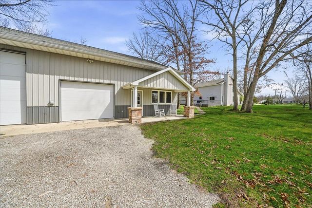9642 W 1100 N, Demotte, IN 46310