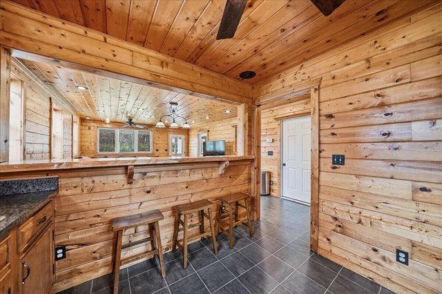 9642 W 1100 N, Demotte, IN 46310