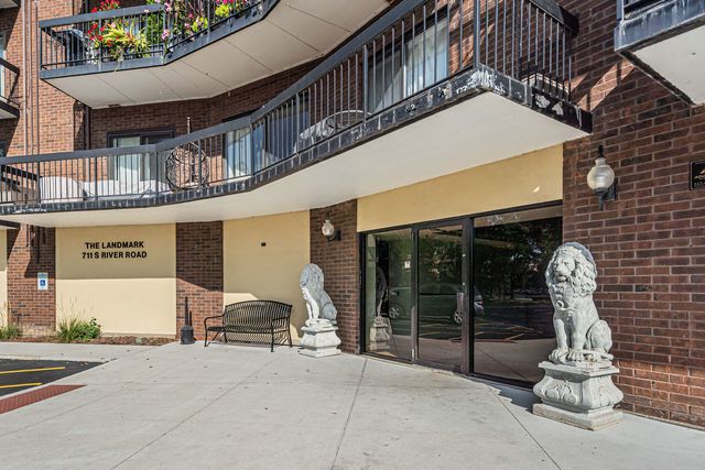 711 S RIVER Road 510, Des Plaines, IL 60016