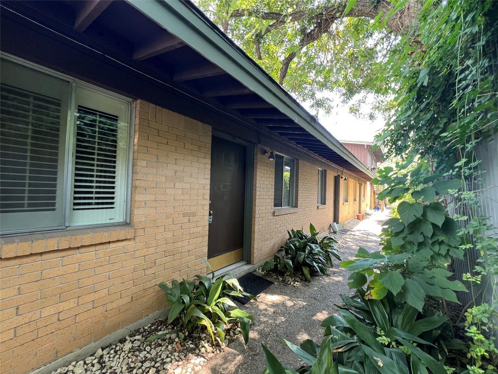 913 W Lynn ST, Austin, TX 78703