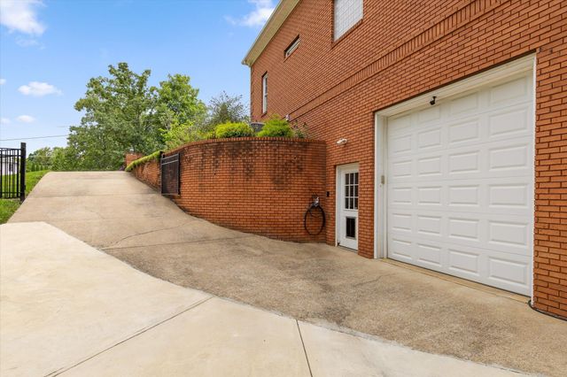 5510 Mountain Breeze Drive, Chattanooga, TN 37421