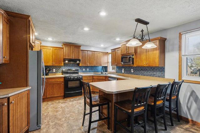 119 N Broadway Street, Fisher, IL 61843