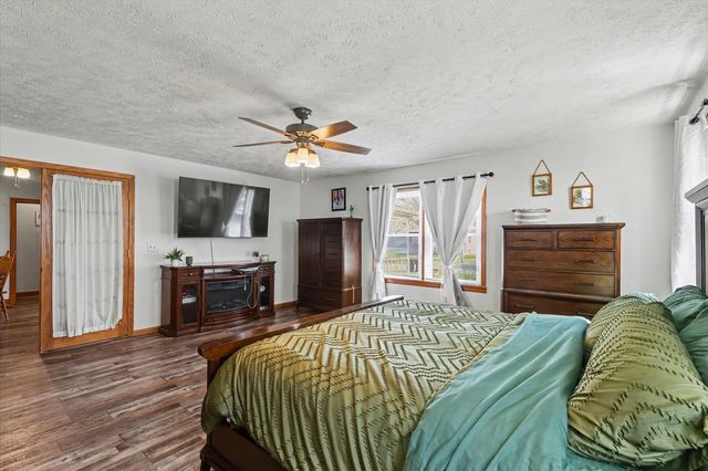 119 N Broadway Street, Fisher, IL 61843