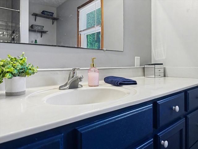 119 N Broadway Street, Fisher, IL 61843