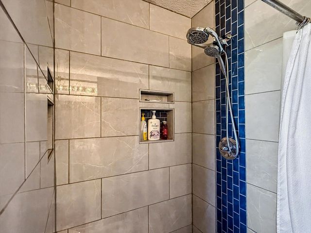 119 N Broadway Street, Fisher, IL 61843