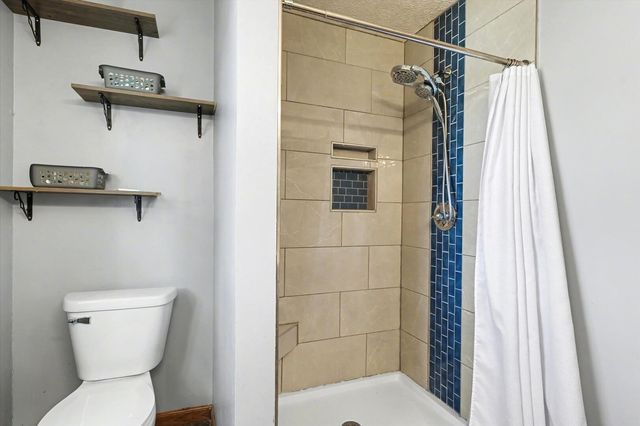 119 N Broadway Street, Fisher, IL 61843