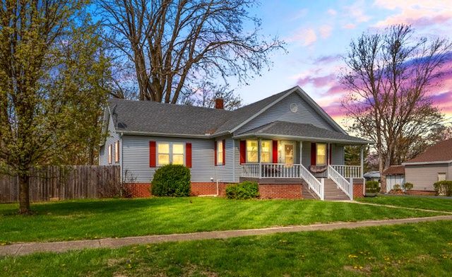 119 N Broadway Street, Fisher, IL 61843