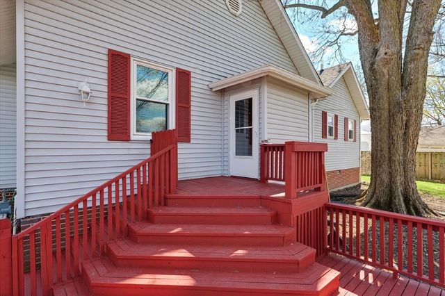 119 N Broadway Street, Fisher, IL 61843