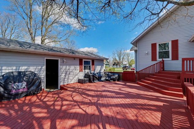 119 N Broadway Street, Fisher, IL 61843