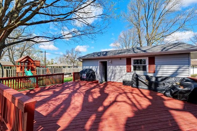 119 N Broadway Street, Fisher, IL 61843