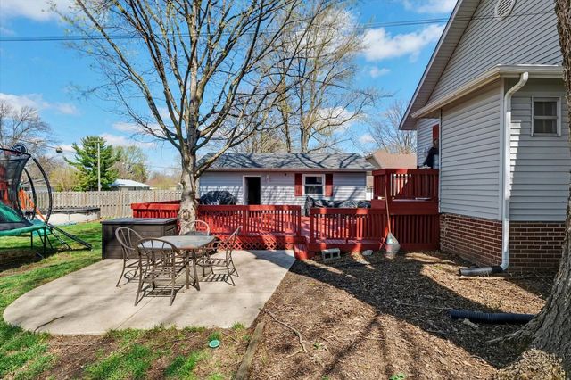 119 N Broadway Street, Fisher, IL 61843