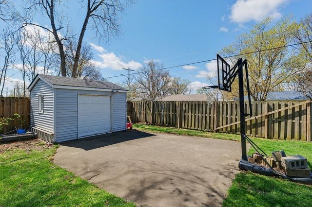 119 N Broadway Street, Fisher, IL 61843