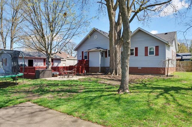 119 N Broadway Street, Fisher, IL 61843