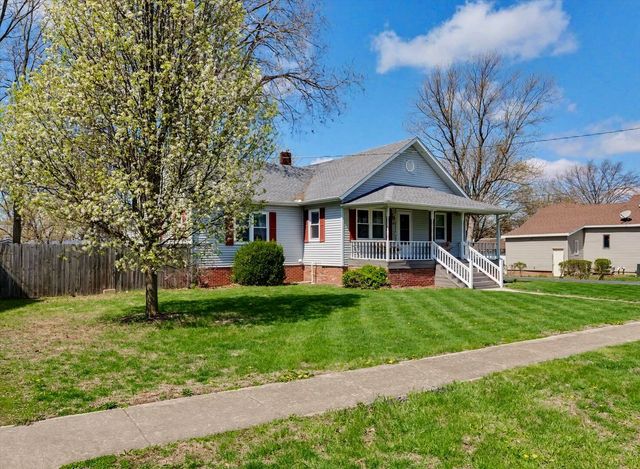 119 N Broadway Street, Fisher, IL 61843