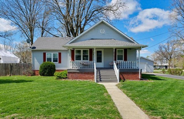 119 N Broadway Street, Fisher, IL 61843