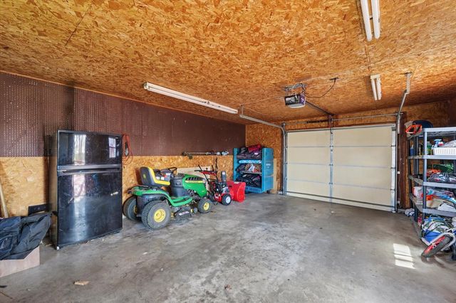 119 N Broadway Street, Fisher, IL 61843