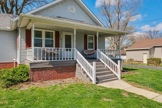 119 N Broadway Street, Fisher, IL 61843