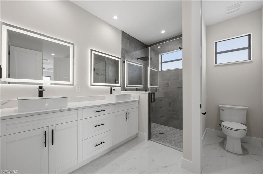 Image 22 of property listing at 2015 NW 21st ST, Cape Coral, FL 33993