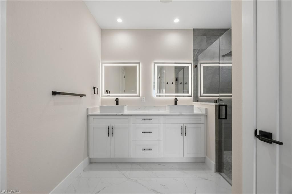 Image 23 of property listing at 2015 NW 21st ST, Cape Coral, FL 33993