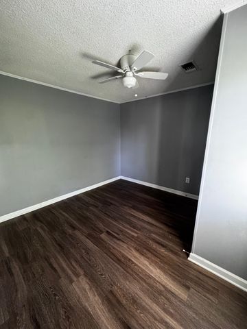 1112 SHOAF RD, Covington, TN 38019