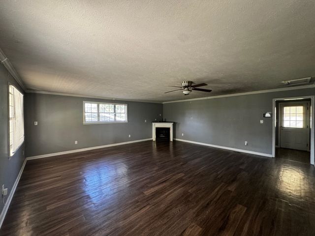 1112 SHOAF RD, Covington, TN 38019