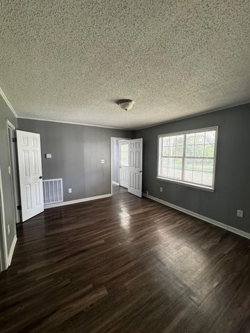 1112 SHOAF RD, Covington, TN 38019