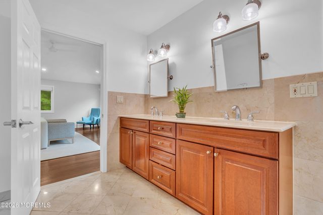 100 Westend Avenue, Shrewsbury Boro, NJ 07702