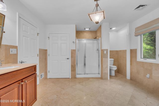 100 Westend Avenue, Shrewsbury Boro, NJ 07702
