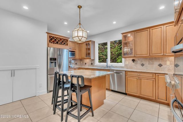 100 Westend Avenue, Shrewsbury Boro, NJ 07702