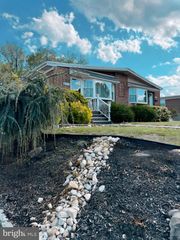 227 DIMARCO DR, Philadelphia, PA 19154