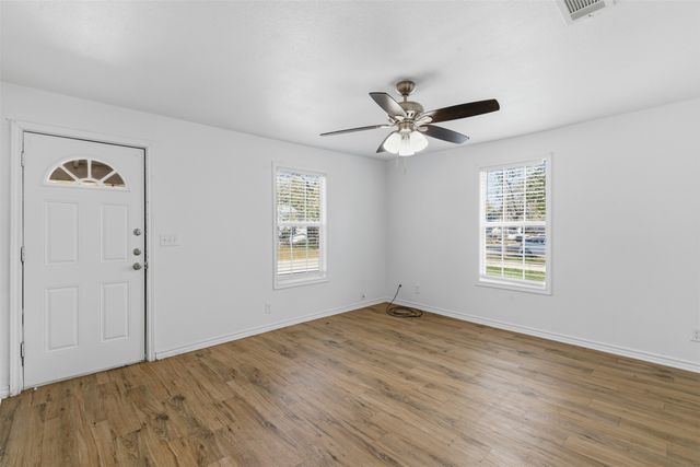 920 W Ford Street, Denison, TX 75020