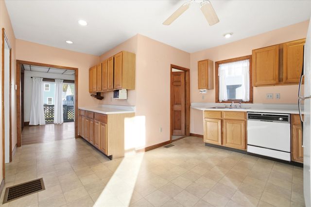 241 Porter Street, Manchester, NH 03103