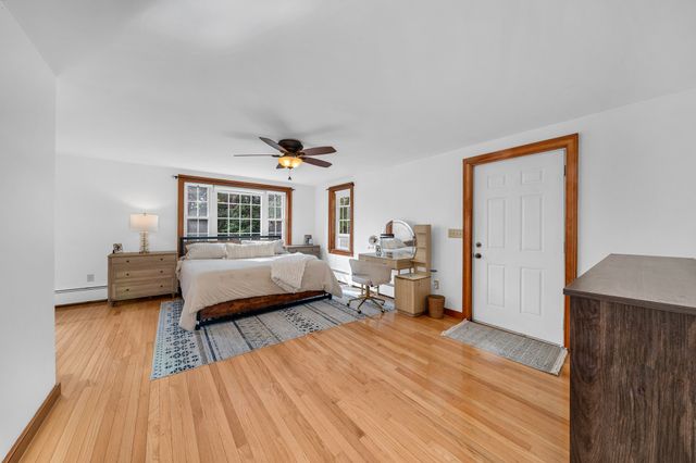 15 Lincoln Ct, Amesbury, MA 01913