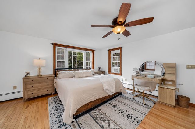 15 Lincoln Ct, Amesbury, MA 01913