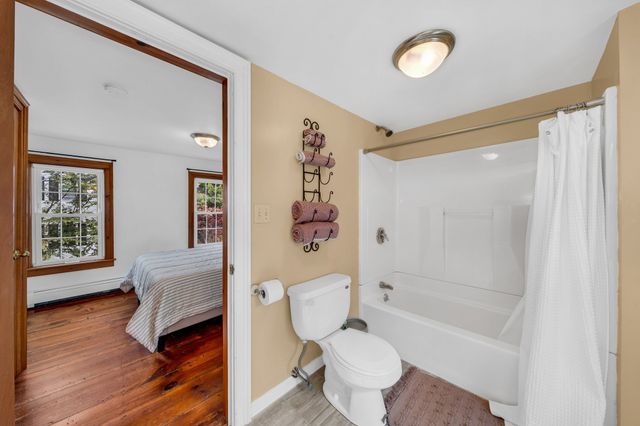 15 Lincoln Ct, Amesbury, MA 01913