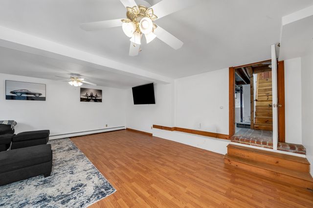 15 Lincoln Ct, Amesbury, MA 01913