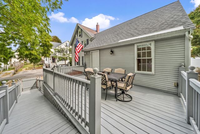 15 Lincoln Ct, Amesbury, MA 01913