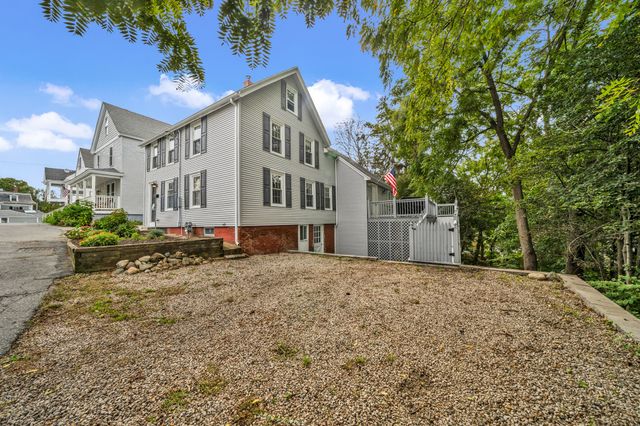 15 Lincoln Ct, Amesbury, MA 01913