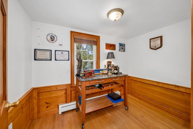 15 Lincoln Ct, Amesbury, MA 01913
