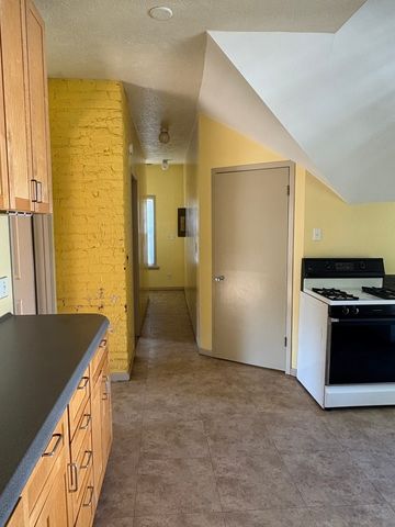 307 S Mclean Street, Bloomington, IL 61701