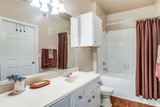 10221 Centrepark Drive B1121, Houston, TX 77043