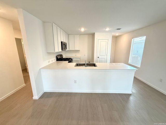 14915 Mudstone Place, Elmendorf, TX 78112