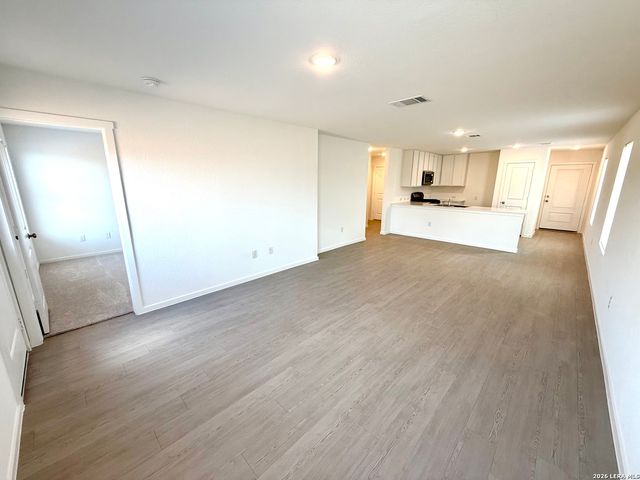 14915 Mudstone Place, Elmendorf, TX 78112