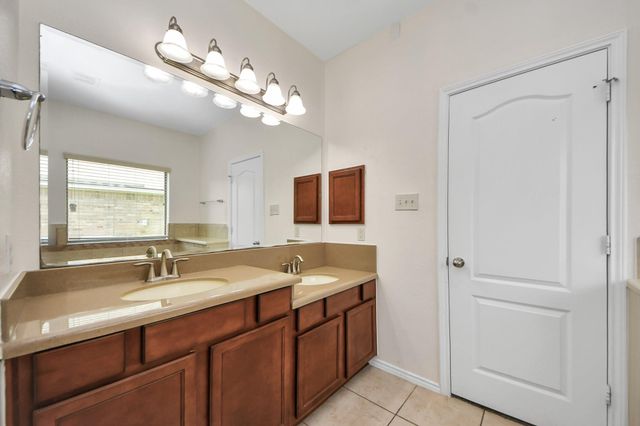 23906 W Fairport Harbor Lane, Richmond, TX 77407