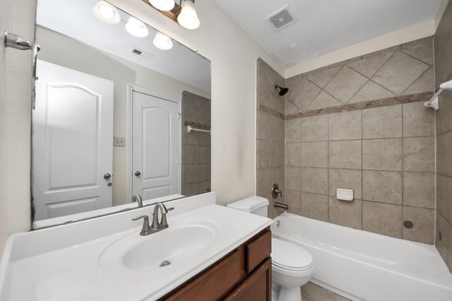 23906 W Fairport Harbor Lane, Richmond, TX 77407