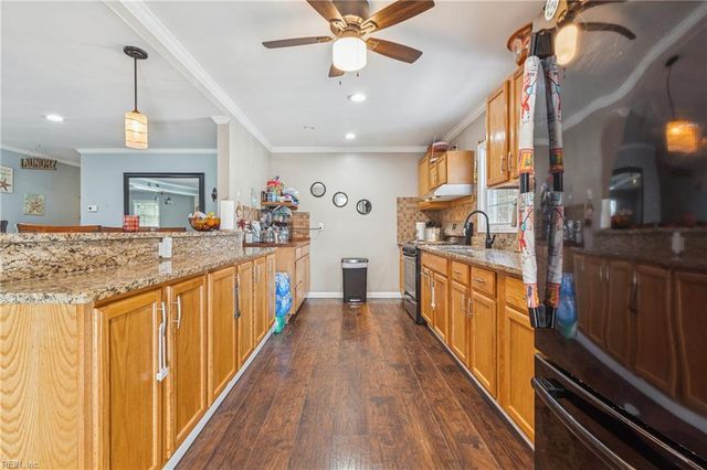 214 Woods Creek RD, Deltaville, VA 23043