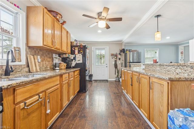 214 Woods Creek RD, Deltaville, VA 23043