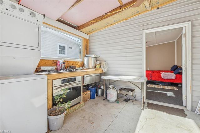 214 Woods Creek RD, Deltaville, VA 23043