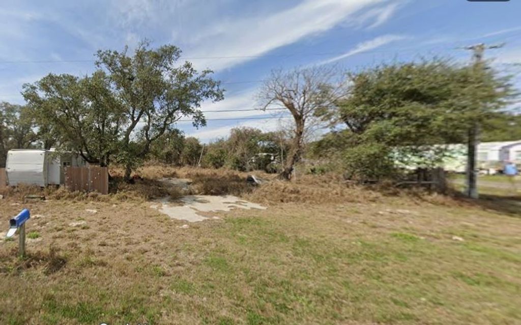 219 Stanley St, Rockport, TX 78382 — exterior
