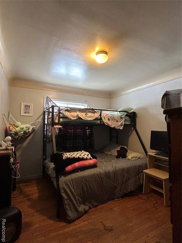 16401 Almont Road, Allenton, MI 48002